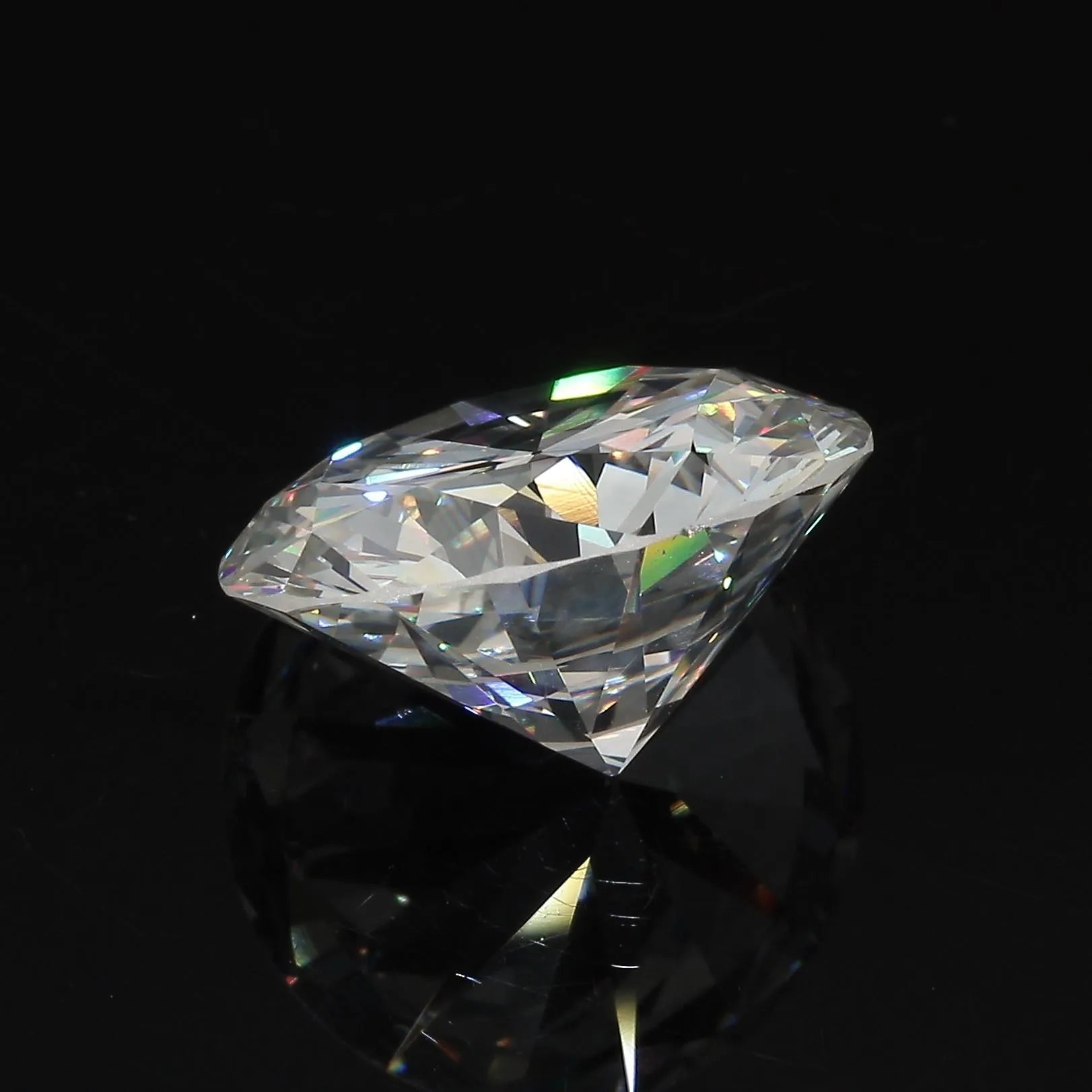 8.72ct Round Natural Diamond (Colour J, Clarity SI2, Cut GD, GIA Certified)