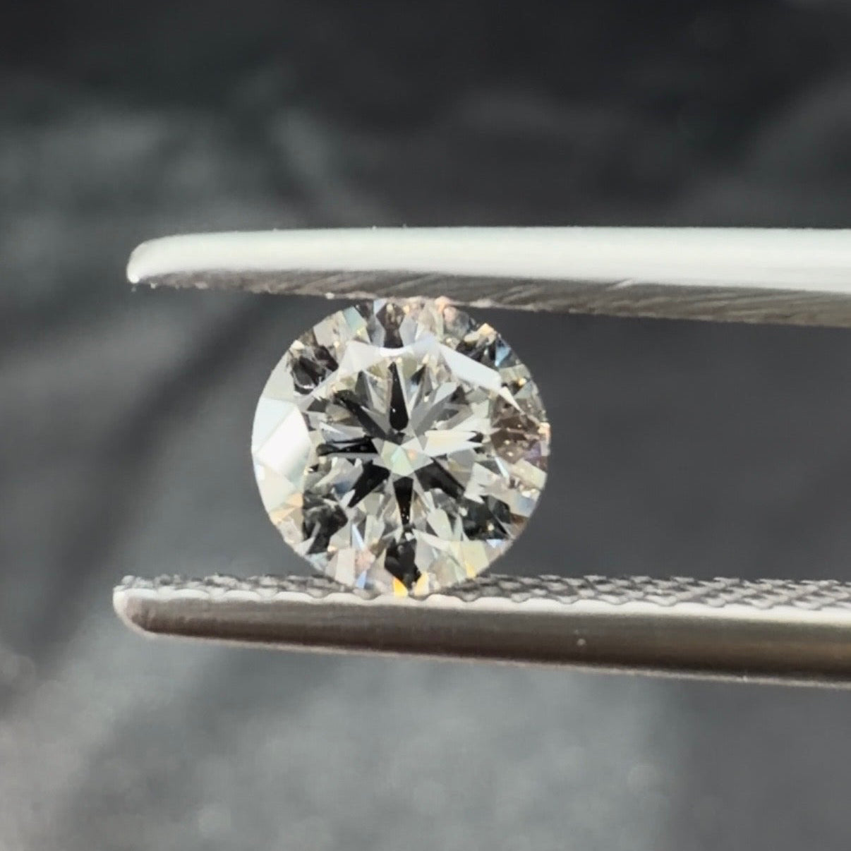 0.50 Ct Round Brilliant Natural Diamond (Colour G, Clarity VS2, GIA Certified)