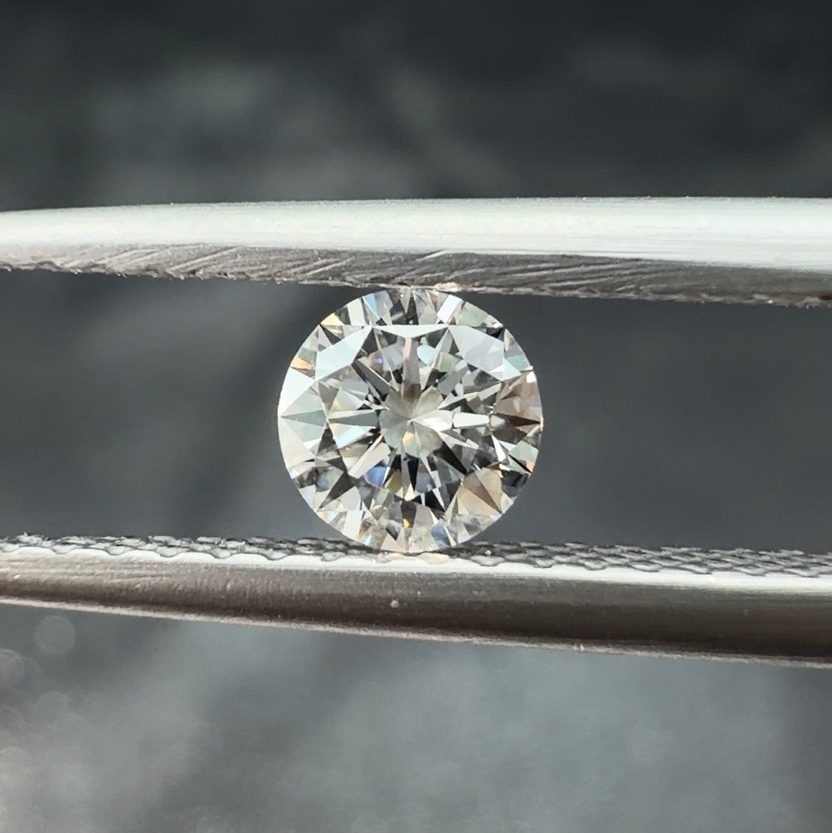 0.30 Ct Round Brilliant Natural Diamond (Colour G, Clarity VVS1, GIA Certified)