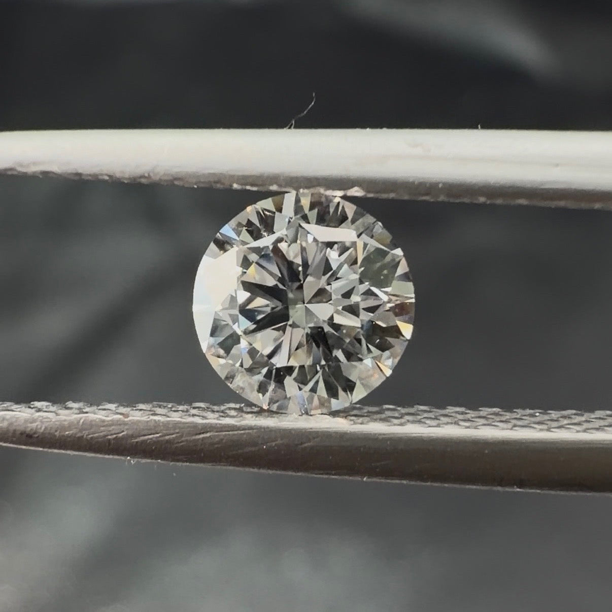 0.51 Ct Round Brilliant Natural Diamond (Colour F, Clarity VS1, GIA Certified)