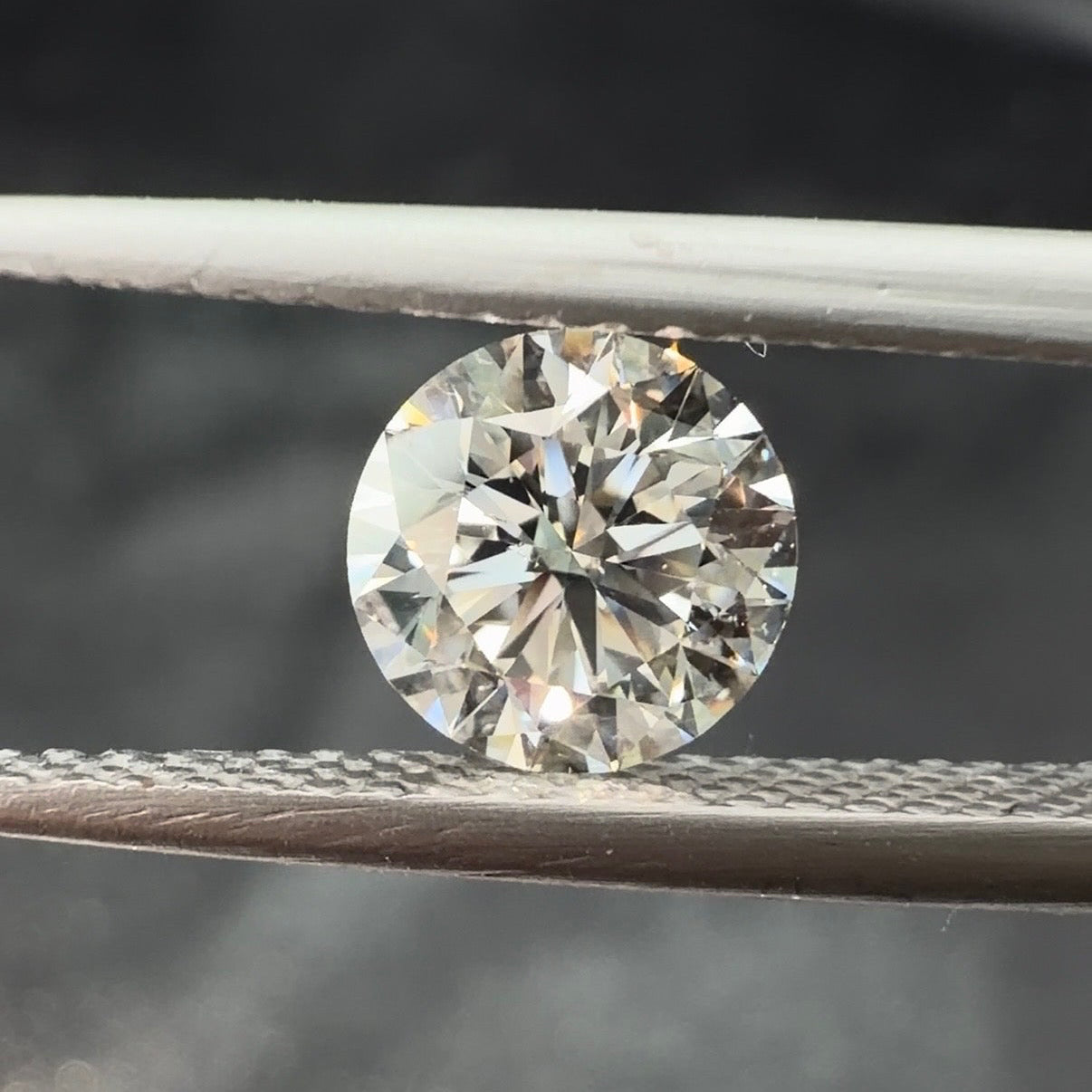 1.00 Ct Round Brilliant Natural Diamond (Colour H, Clarity SI1, GIA Certified)