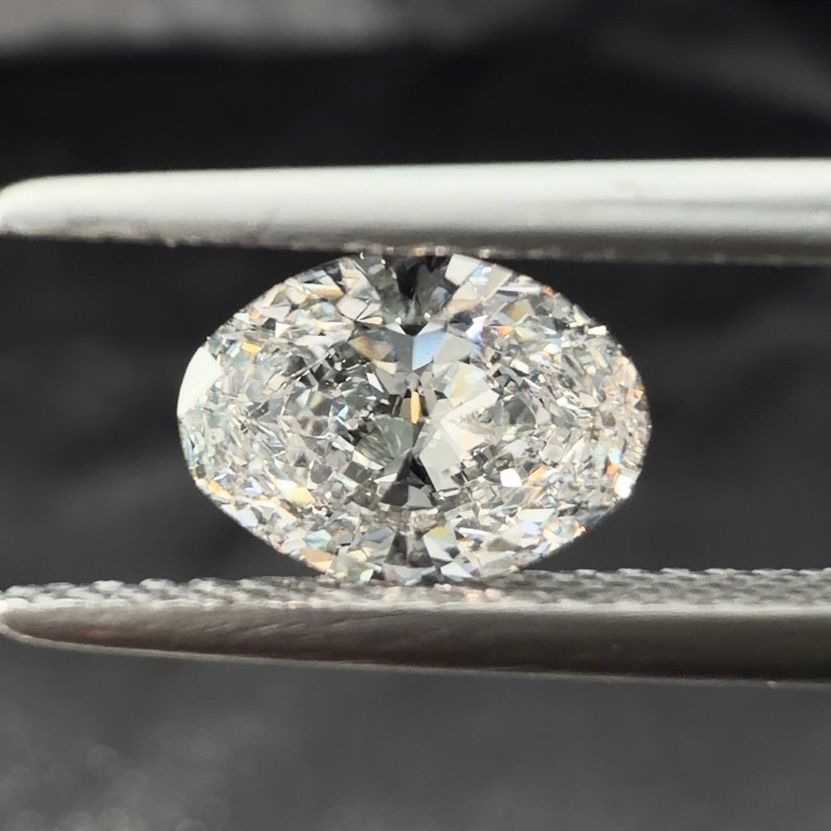 1.00 Ct Oval Cut Lab Grown Diamond (Colour D, Clarity VS1, IGI Certified)