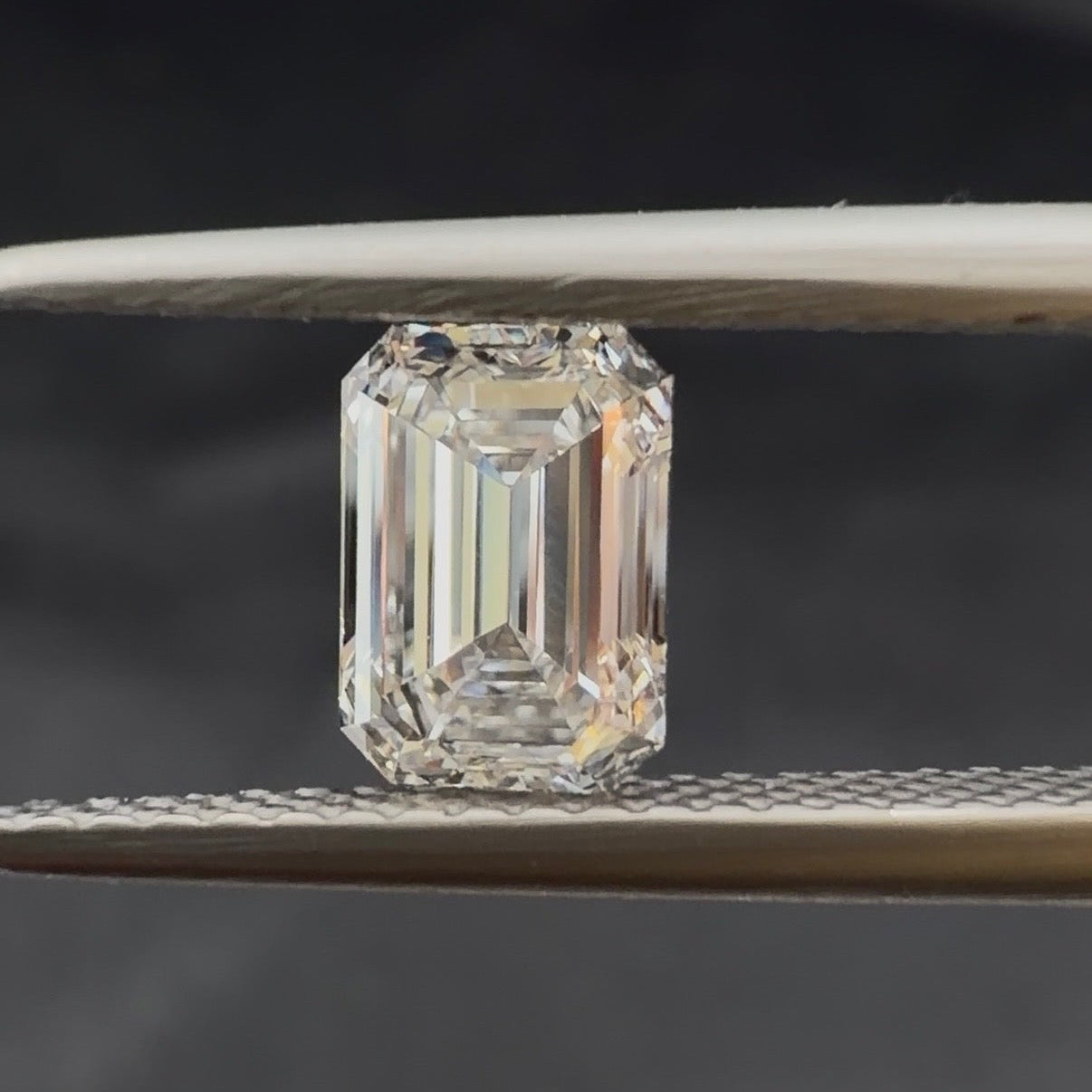 1.00 Ct Emerald Cut Lab Grown Diamond (Colour E, Clarity VVS2, IGI Certified)