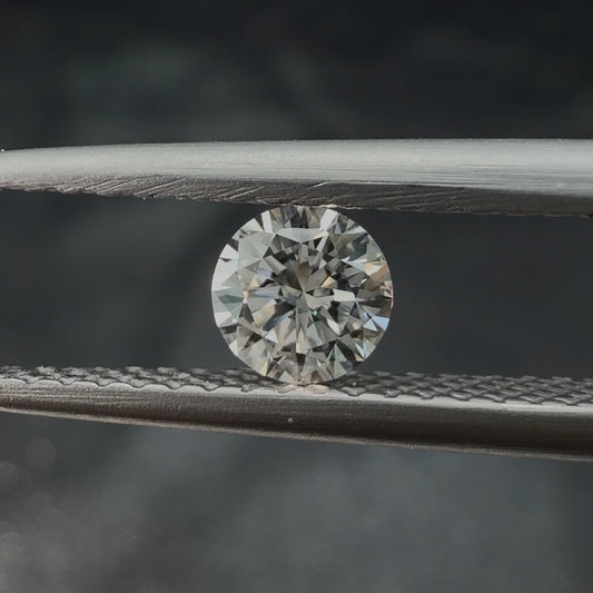 0.30 Ct Round Brilliant Natural Diamond (Colour F, Clarity VVS2, GIA Certified)