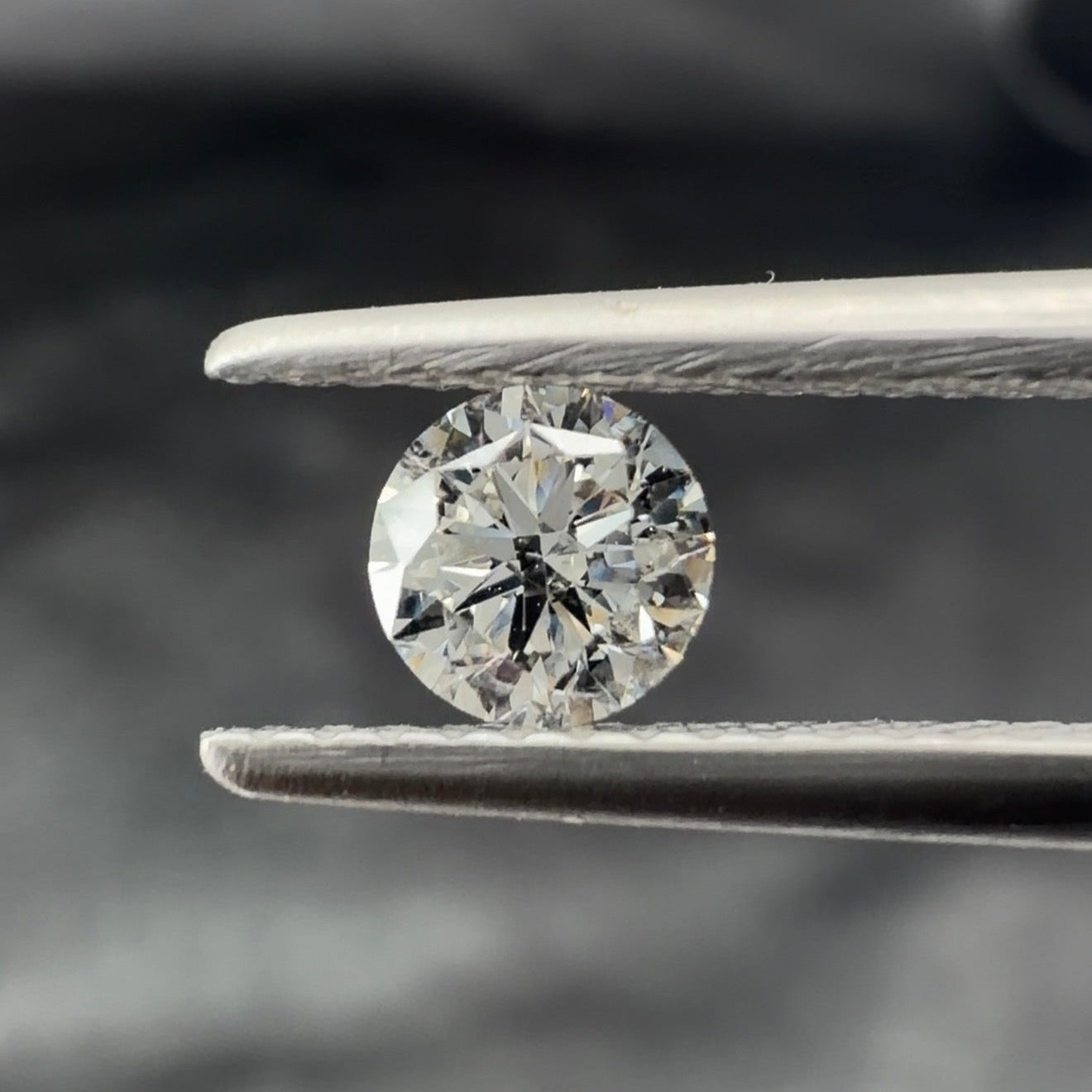 0.40 Ct Round Brilliant Cut Natural Diamond (Colour G, Clarity SI1, GIA Certified)